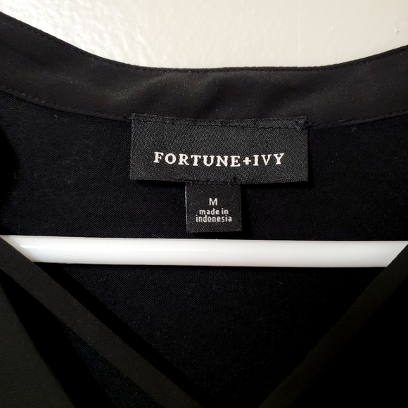 Fortune + Ivy, black blouse, size Medium - Picture 4 of 4